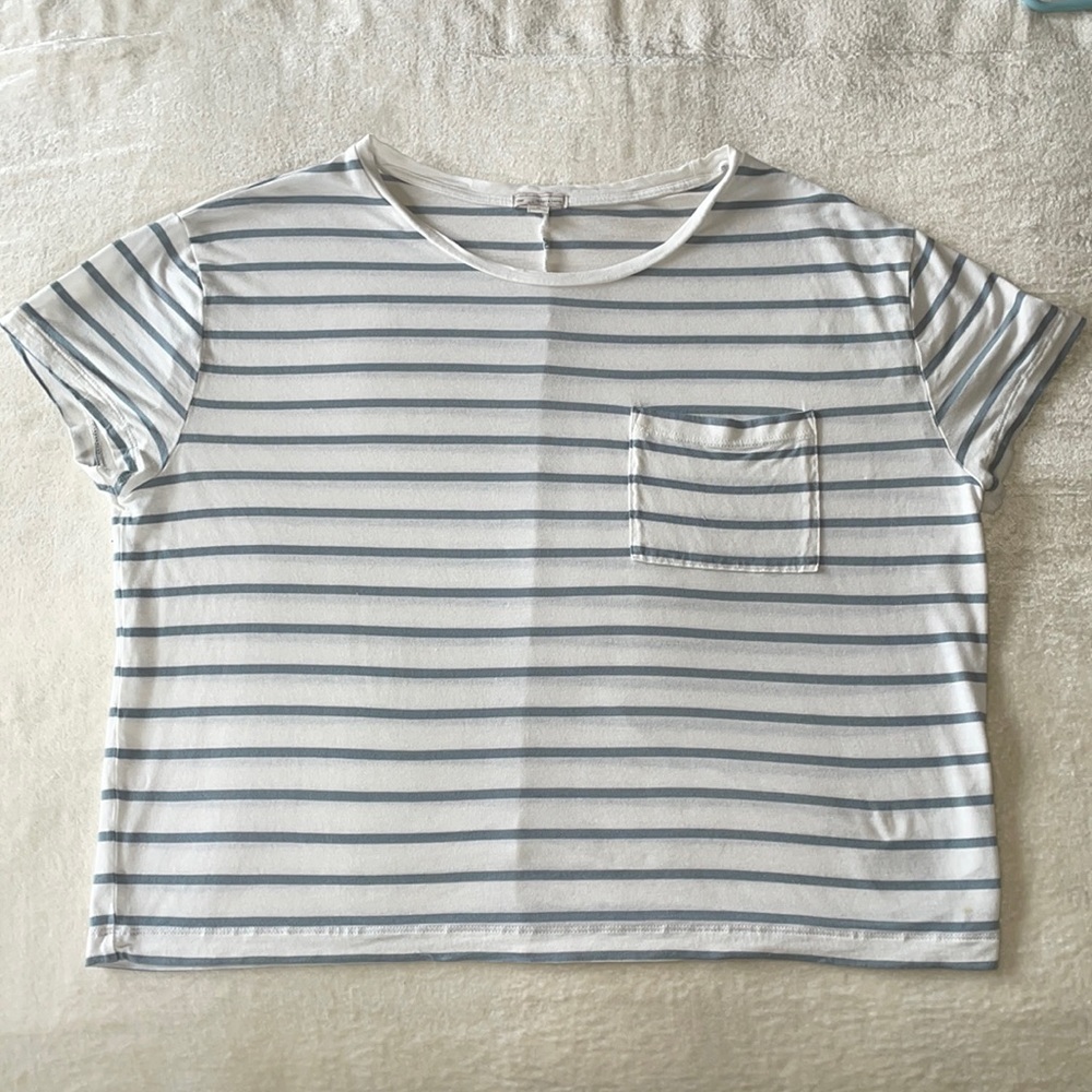 GAP Sz M gray/wht striped boxy T-shirt